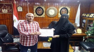 تعليم مطروح يكرم المعلمة الأولى علي مستوى المحافظة في مسابقة مدرس مصر 2023