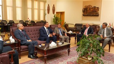 رئيس جامعة الزقازيق يستقبل وفد هيئة الاعتماد والرقابة الصحية