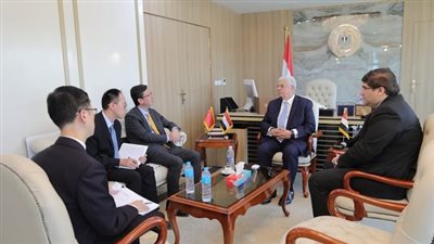 أيمن عاشور يؤكد دعم الشراكة وتبادل الخبرات بين الجامعات المصرية ونظيرتها الصينية