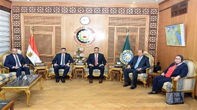 رئيس جامعة المنصورة يشهد الندوة التعريفية ببرنامج المرأة تقود في المحافظات المصرية