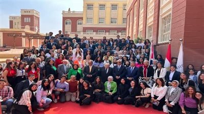 السفير مصطفي الفقي يشارك في ندوة 