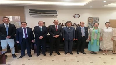 رئيس جامعة حلوان يجتمع مع وفد من جامعتى نانجينغ وشانغان الصينية وهيئة المنح الصينية لبحث آليات التعاون معهم