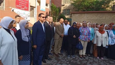 تعليم الجيزة تنكس الأعلام ودقيقة حداد على أرواح شهداء حرب أكتوبر وشهداء الشعب الفلسطينى الشقيق 