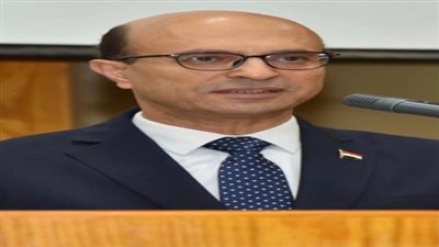 رئيس جامعة أسيوط يصدر قرارات بتعيين قيادات أكاديمية جديدة بعدد من كليات الجامعة