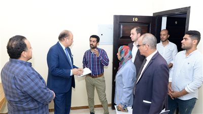 رئيس جامعة المنصورة الأهلية يتفقد العملية الدراسية والسكن الطلابى