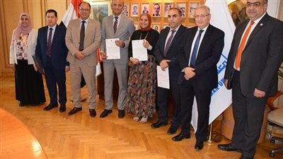 السيد قنديل يسلم 14 مشروعا بحثيا ممولا من صندوق البحث العلمي بجامعة حلوان