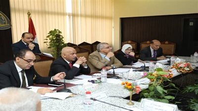 مجلس جامعة الزقازيق يعقد اجتماعه الدورى ويناقش عددًا من الموضوعات