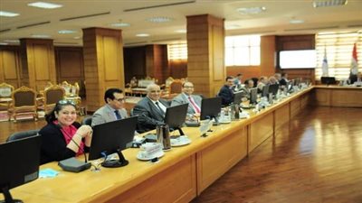 مجلس جامعة كفر الشيخ يشيد بالمراكز المتقدمة التى تحققها الجامعة فى كافة التصنيفات الدولية