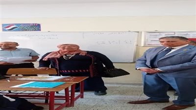 وكيل تعليم القاهرة لشئون الإدارات التعليمية تطمئن على حسن سير العملية التعليمية بمدارس إدارة المستقبل التعليمية 