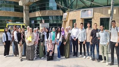 طلاب صيدلة حلوان يزورون مستشفى سرطان الأطفال 57357 للتعرف على دور الصيدلي فيها