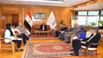 رئيس جامعة حلوان يستقبل وفدًا من جامعة غرناطة الإسبانية لتعزيز التعاون الدولي