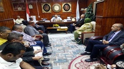 وكيل تعليم مطروح يجتمع مع مديري الإدارات التعليمية لمتابعة جاهزية المدارس لاستقبال الاستحقاق الرئاسى