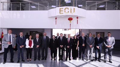 وزير الشباب والرياضة يكرم الطلاب المتفوقين رياضيا بالجامعة المصرية الصينية