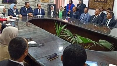 مدير تعليم الجيزة يجتمع بالدفعة الأولى من المبادرة الرئاسية 