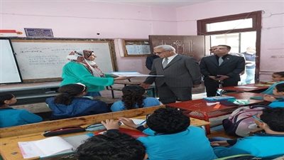 مدير تعليم القاهرة يتابع جولاته التفقدية لانتطام سير العملية التعليمية بإدارة النزهة التعليمية