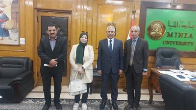 رئيس جامعة المنيا يستقبل أعضاء اللجنة النقابية لنقابة الصحفيين