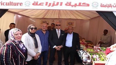 رئيس جامعة عين شمس: ضرورة تطوير أفكار الطلاب المتميزة وتقديمها كمشاريع صغيرة تخدم المجتمع