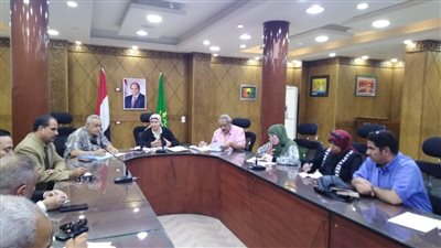 مدير تعليم القليوبية تجتمع مع مديرى الإدارات التعليمية لمتابعة سير العملية التعليمية 