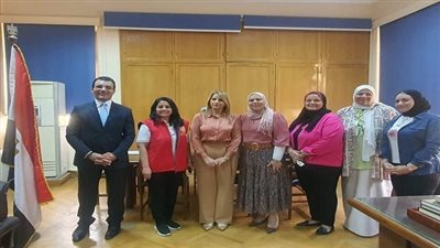 افتتاح المعرض الخيري للملابس بكلية الآداب جامعة عين شمس بالتعاون مع وحدة دعم المرأة