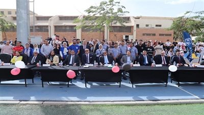 رئيس جامعة عين شمس يشهد إنطلاق دوري 