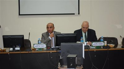 رئيس جامعة أسيوط يتلقى تقريرا حول اجتماع مجلس شئون خدمة المجتمع وتنمية البيئة عن شهر نوفمبر ٢٠٢٣