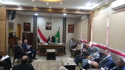 مدير تعليم القليوبية تشهد اجتماع مجلس الأمناء وتشيد بدوره في دعم العملية التعليمية 