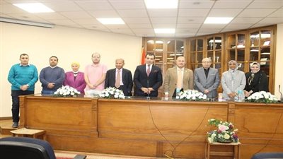 آداب عين شمس تنظم ندوة تعريفية بشروط التقديم لجوائز الدولة والجامعة التشجيعية وجائزة الرواد