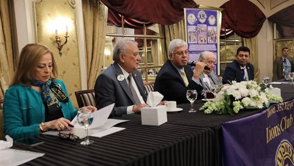 الدكتور ايمن عاشور