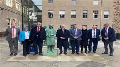 وزير التعليم العالي يبحث مع رئيس الكلية الملكية للجراحين بأدنبرة وضع خطة تنفيذية لإنشاء فرع للكلية