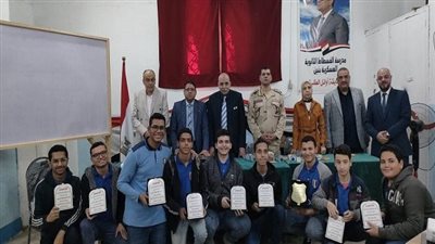 مدير عام التعليم الفنى يشهد حفل تكريم أوائل الطلبة والمتميزين فى الأنشطة الطلابية لإدارة مصر القديمة التعليمية
