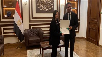 طالبة بجامعة مصر للمعلوماتية تحصد المركز الأول بمسابقة 
