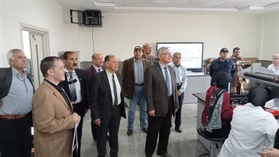 رئيس جامعه الزقازيق يناقش استعدادات الجامعة بشأن امتحانات الترم الأول