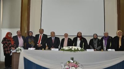 وزير المالية ورئيس جامعة حلوان فى مناقشة رسالة ماجستير 