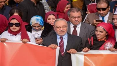 رئيس جامعة طنطا يشارك في المسيرة الانتخابية للمشاركة في الانتخابات الرئاسية
