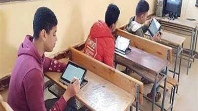 أخبار التعليم.. المديريات التعليمية: تجهيز الامتحان الإلكترونى لأولى وثانية ثانوى