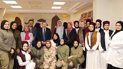 النجار يفتتح المعرض الختامي لمقررات الفصل الدراسي الأول للطفولة المبكرة