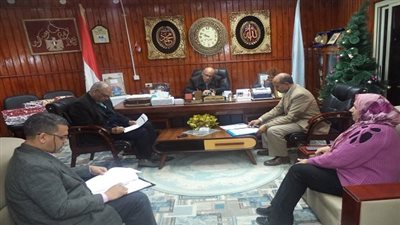 وكيل تعليم مطروح يجتمع مع مسئولي مركز توزيع الأسئلة بشأن استعدادات امتحانات الاعدادية