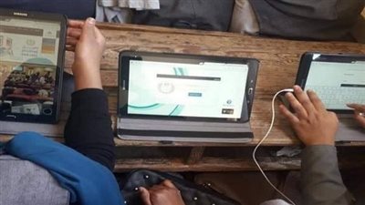 استعدادًا لتوزيعه على الطلاب.. الإدارات والمديريات التعليمية تبدأ فى تفعيل تابلت أولى ثانوي