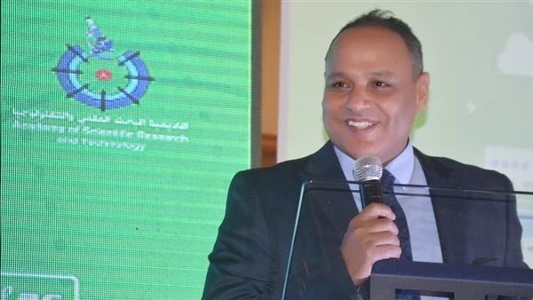 الدكتور محمود صقر