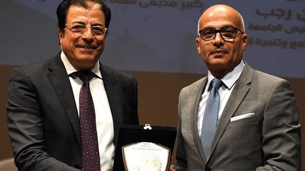 ملتقي جامعة عين شمس