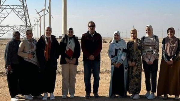 طلاب تكنولوجيا السيارات