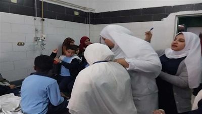 إصابة 36 تلميذًا ومعلمًا باختناق في مدرسة بقنا الجديدة.. تعرف على السبب