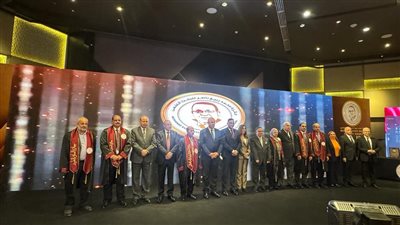 بعد حصوله علي جائزة محمدربيع ناصر للبحث العلمي.. تعرف علي الدكتور أسامة حمدي 