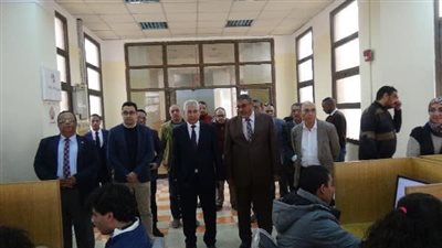 جامعة المنيا الاهلية.. جولة تفقدية جديدة لرئيس الجامعة بمركز الاختبارات الإلكترونية