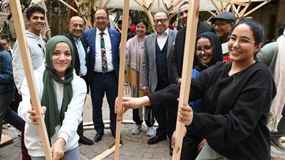 رئيس جامعة حلوان: إثراء خبرات ومهارات الطلاب من خلال مشروعات الجامعة