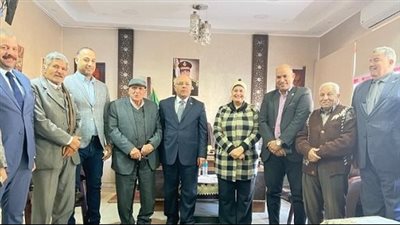 مدير تعليم القليوبية تترأس اجتماع مجلس الأمناء والآباء والمعلمين 