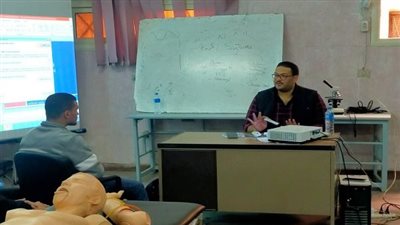 دور تدريبية لطلاب كلية الطب البشري بـ جامعة سوهاج عن الاسعافات الأولية