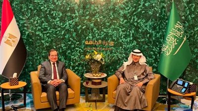 جلسة مباحثات بين وزير البترول ونظيره السعودي بشأن الانتقال التدريجي للطاقة