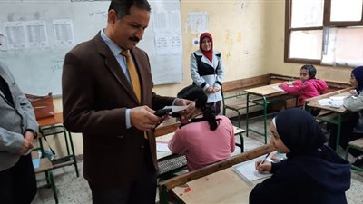 مدير تعليم الجيزة يشدد على ضرورة الالتزام بالجدية والانضباط خلال فترة الامتحانات