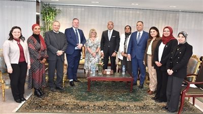 رئيس جامعة عين شمس يستقبل رئيس قطاع التعاون الدولي لجامعة إيست لندن